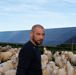 photosol-portait-agriculteur-emmanuel-mortelmans